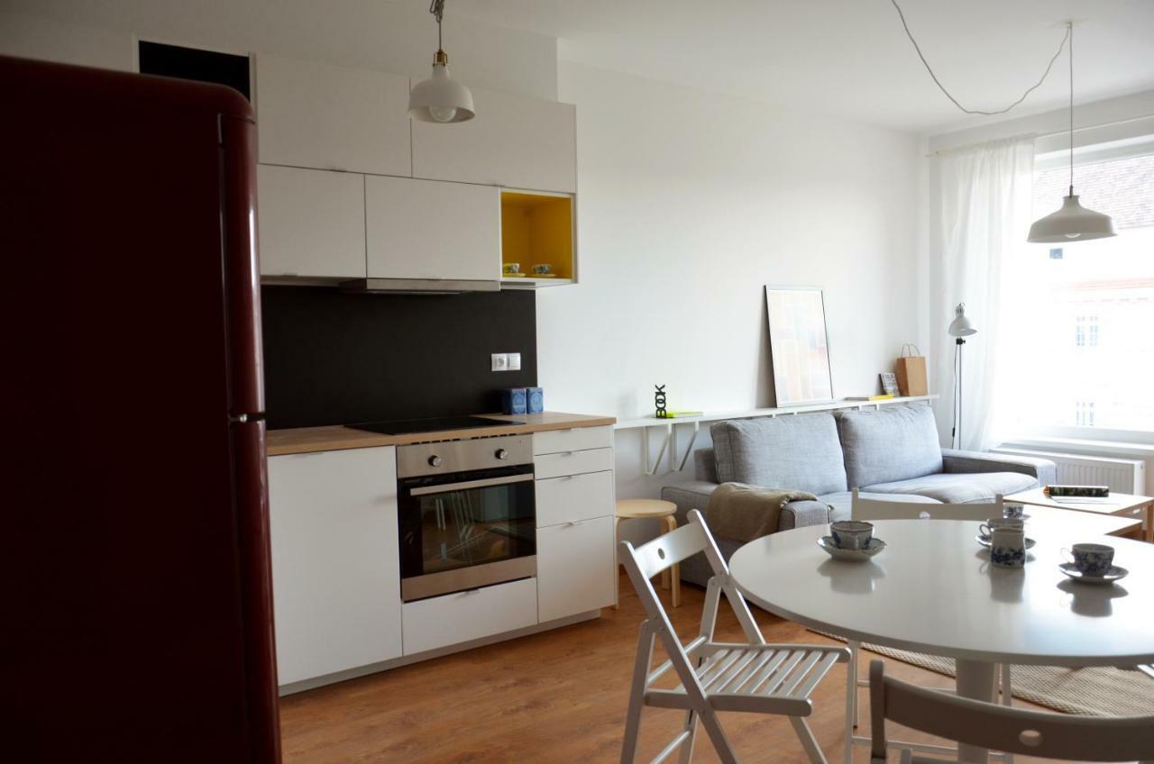 Brand New Apartment. Parking Spot Included! Pressburg Exterior foto